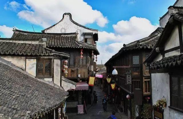 构建大模型为城市治理注入新活力